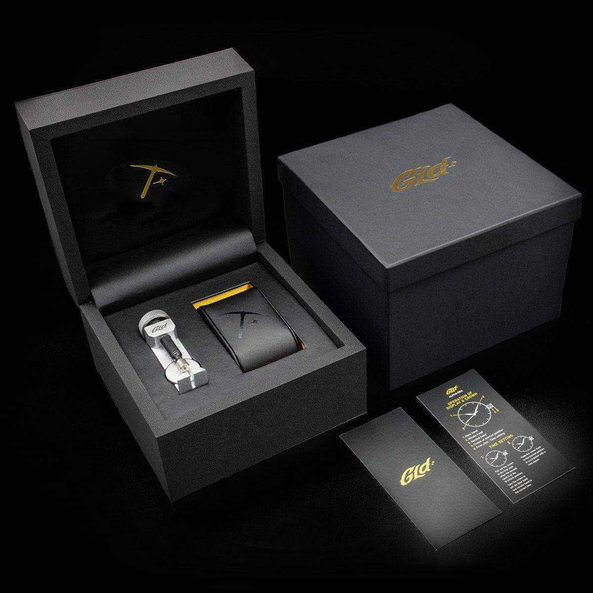 39MM Visionary Plain Case & Black Dial Watch - Yellow Gold