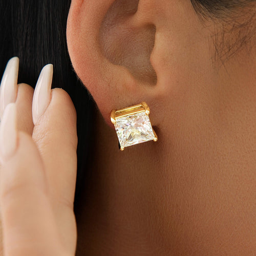 10MM Square Cut Diamond Stud Earring in Yellow Gold