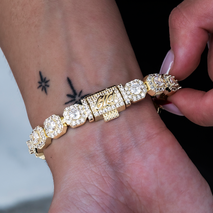 Clustered Tennis Bracelet in Yellow Gold- 8.5mm