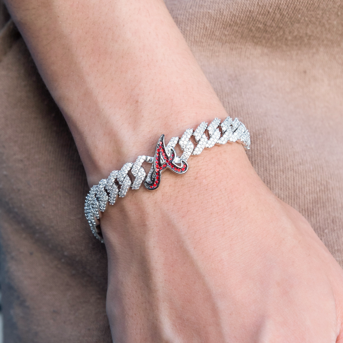 Atlanta Braves Official MLB Diamond Prong Cuban Bracelet in White Gold- 8.5mm
