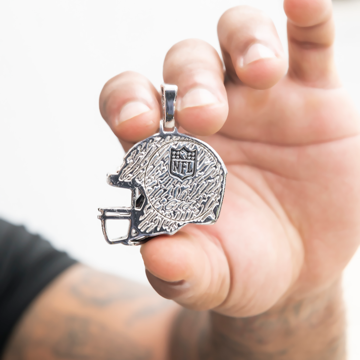 2025 Los Angeles Rams Team Helmet Pendant- White Gold