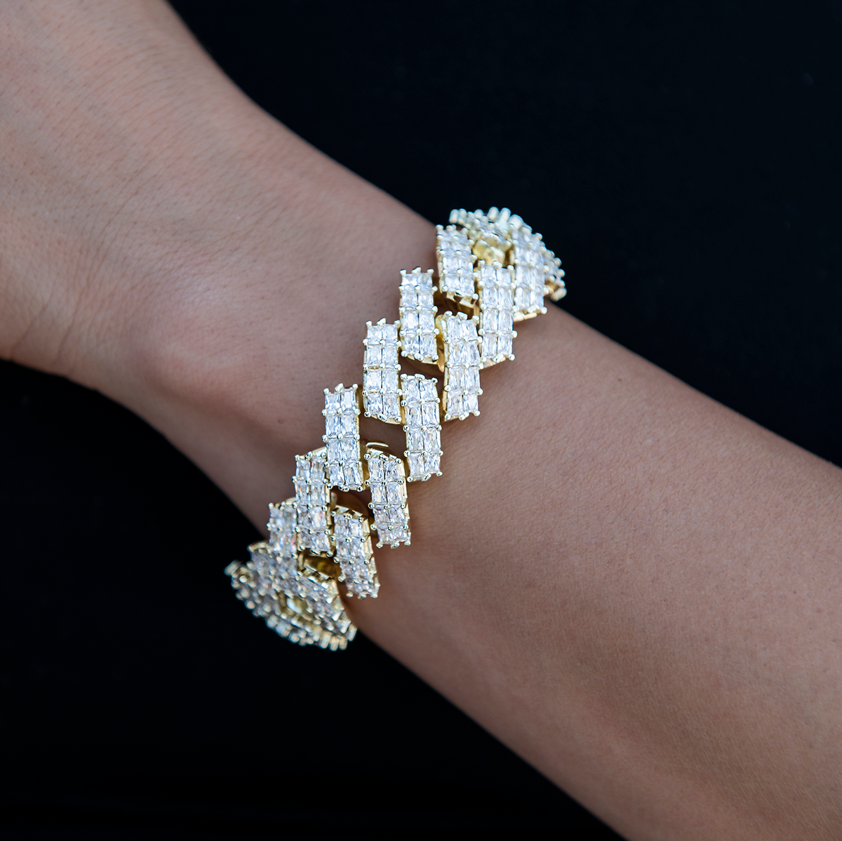 19MM Prong Baguette Cuban Bracelet - Yellow Gold