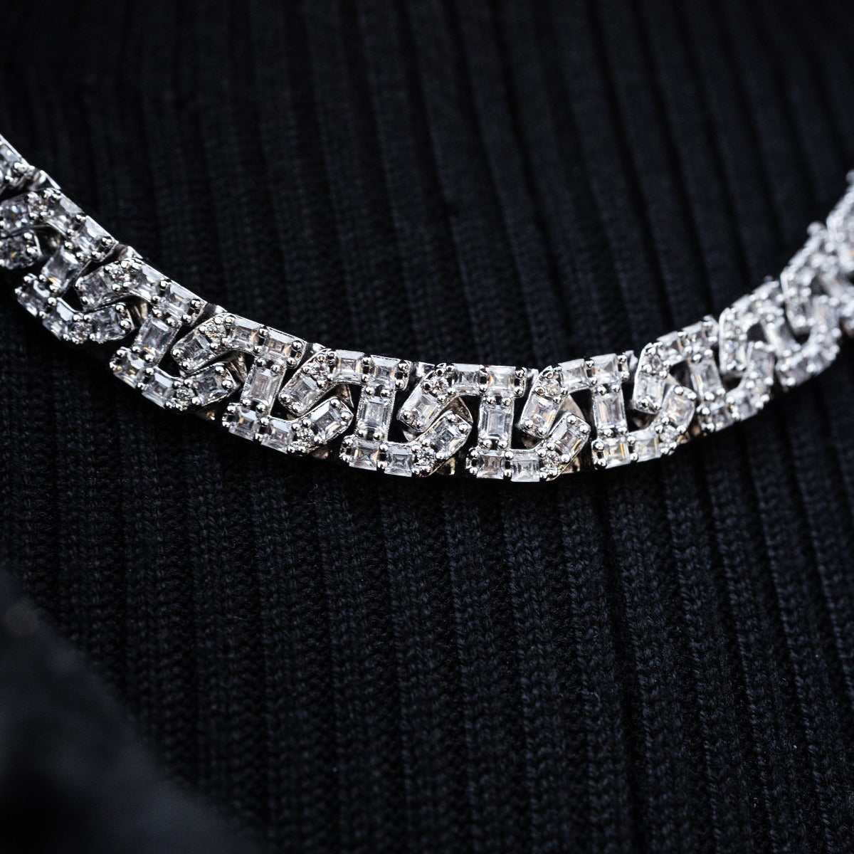 Baguette Chain Link Necklace in White Gold